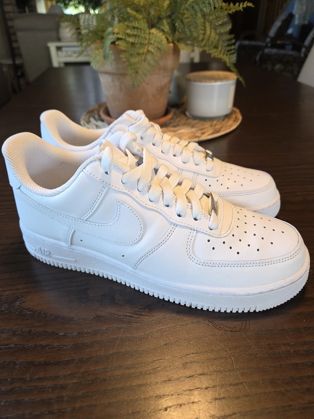 Nike Air Force 1 07 Low Triple White Mens Size 8 Sneaker Like New NO CREASES